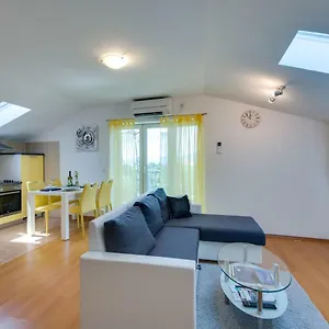 Admiral Apartment